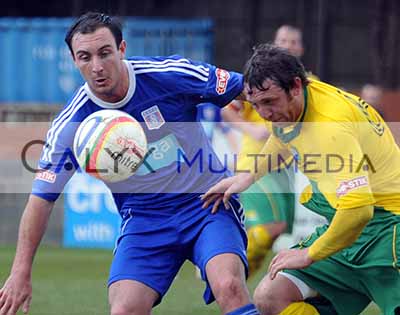 Swindon Supermarine v BarwellSwindon's Bradley Gray and Barwell's Nick Green