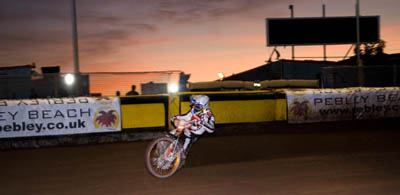Robins see off Belle Veu Swindon Robins v Belle VeuHans Andersen in the sunset