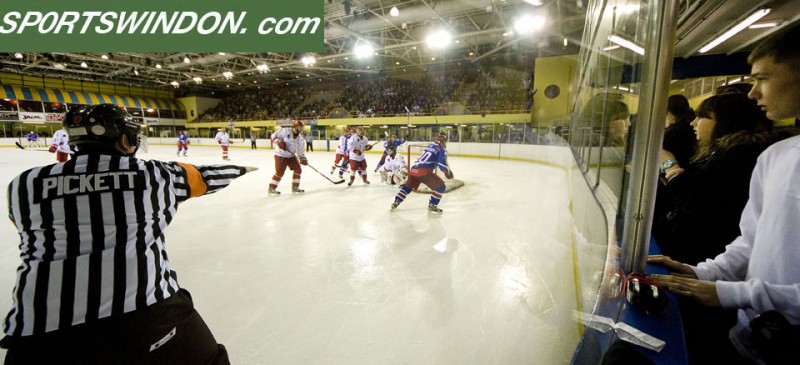 Jets power to win at The Link. ©calyx_Pictures_ice_slough_28-01-13_5336